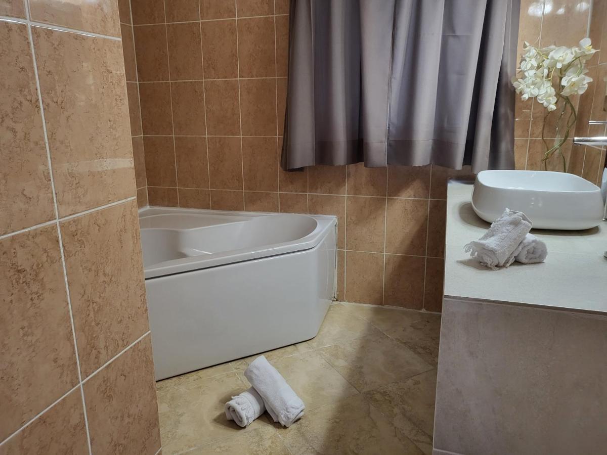 بونيفَسْيو Villa Petra Bianca Suite & Chambre A 10Mn A Pied Du Port De Bonifacio المظهر الخارجي الصورة